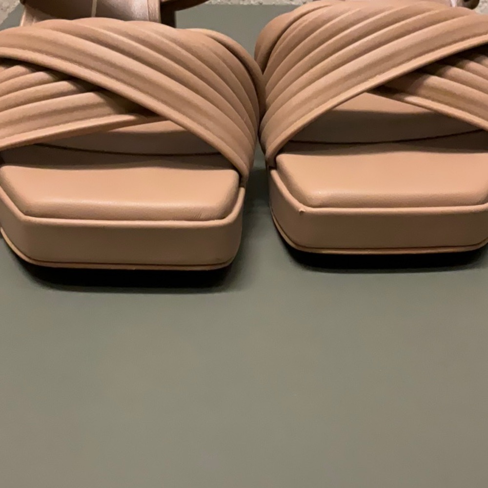 Dolce Vita Altin Platform Heeled Sandals - Picture 4 of 7